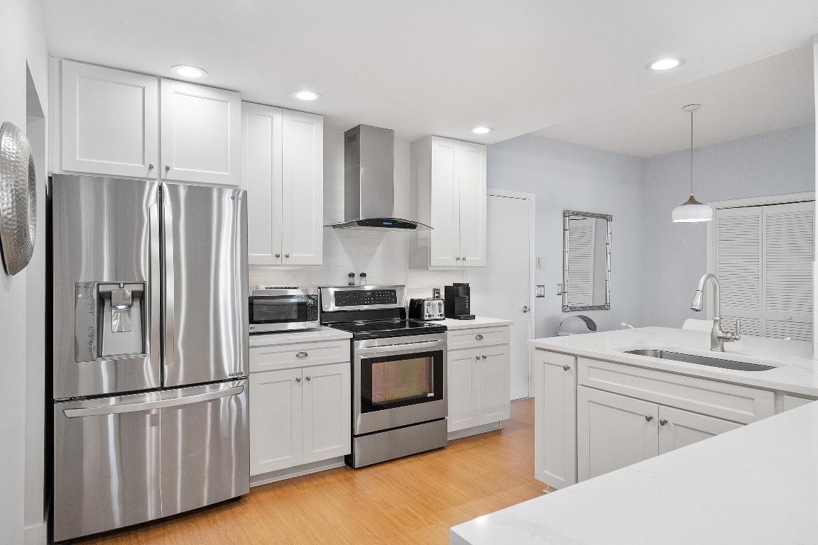 IRONWOOD IN MARINER SANDS - Residential