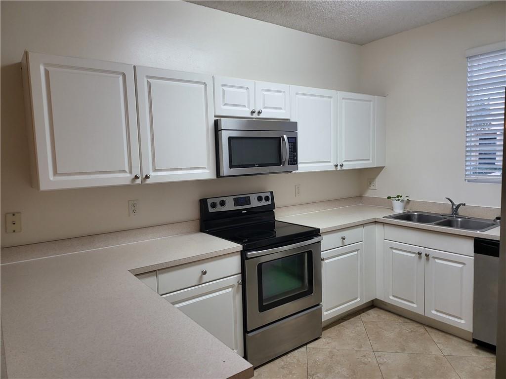 Sawgrass Exchange 165-2 - Residential Lease