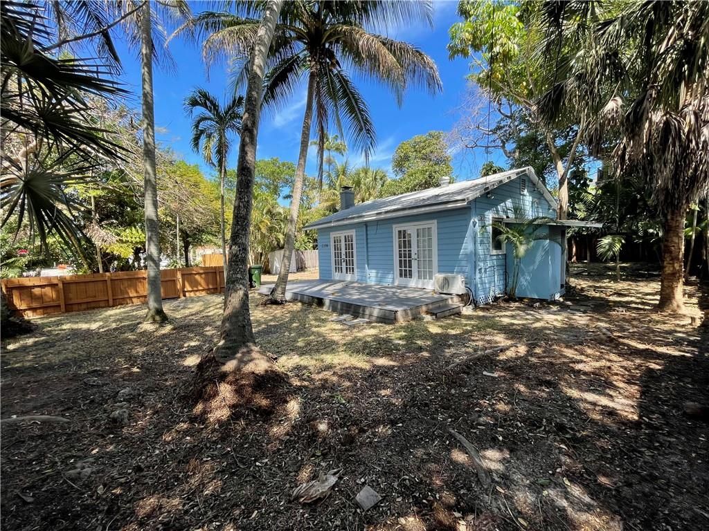 Photo of 2208 SW 18th Ave, Fort Lauderdale, FL 33315 (MLS # F10373606)