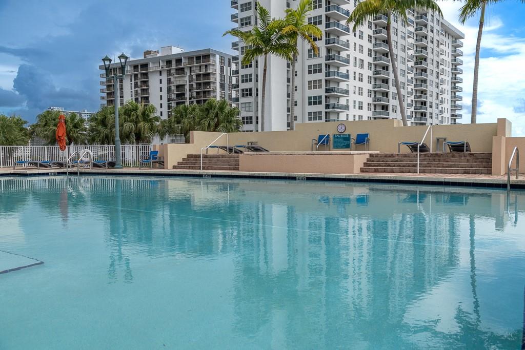 Tides at Bridgeside Sq - Residential