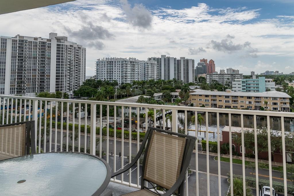 Tides at Bridgeside Sq - Residential