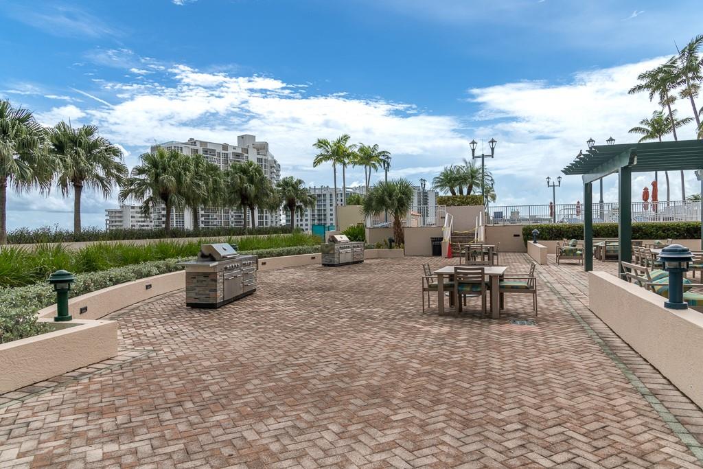 Tides at Bridgeside Sq - Residential