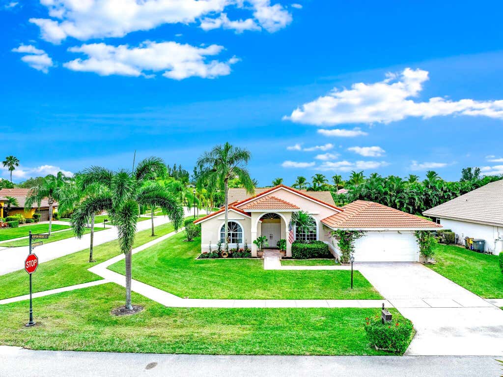 Photo of 5726 Aspen Ridge Court, Delray Beach, FL 33484 (MLS # R10963313)