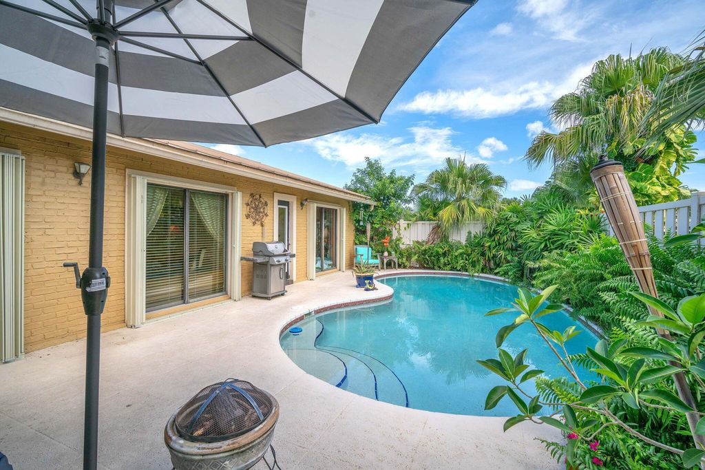 Photo of 5872 Golden Eagle Circle #Lane 4, Palm Beach Gardens, FL 33418 (MLS # R10921610)