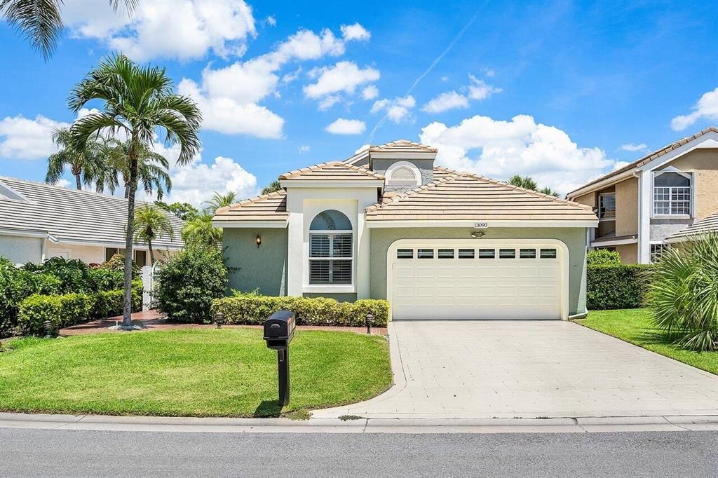 Photo of 13090 Touchstone Place Pl, Palm Beach Gardens, FL 33418 (MLS # R10826277)