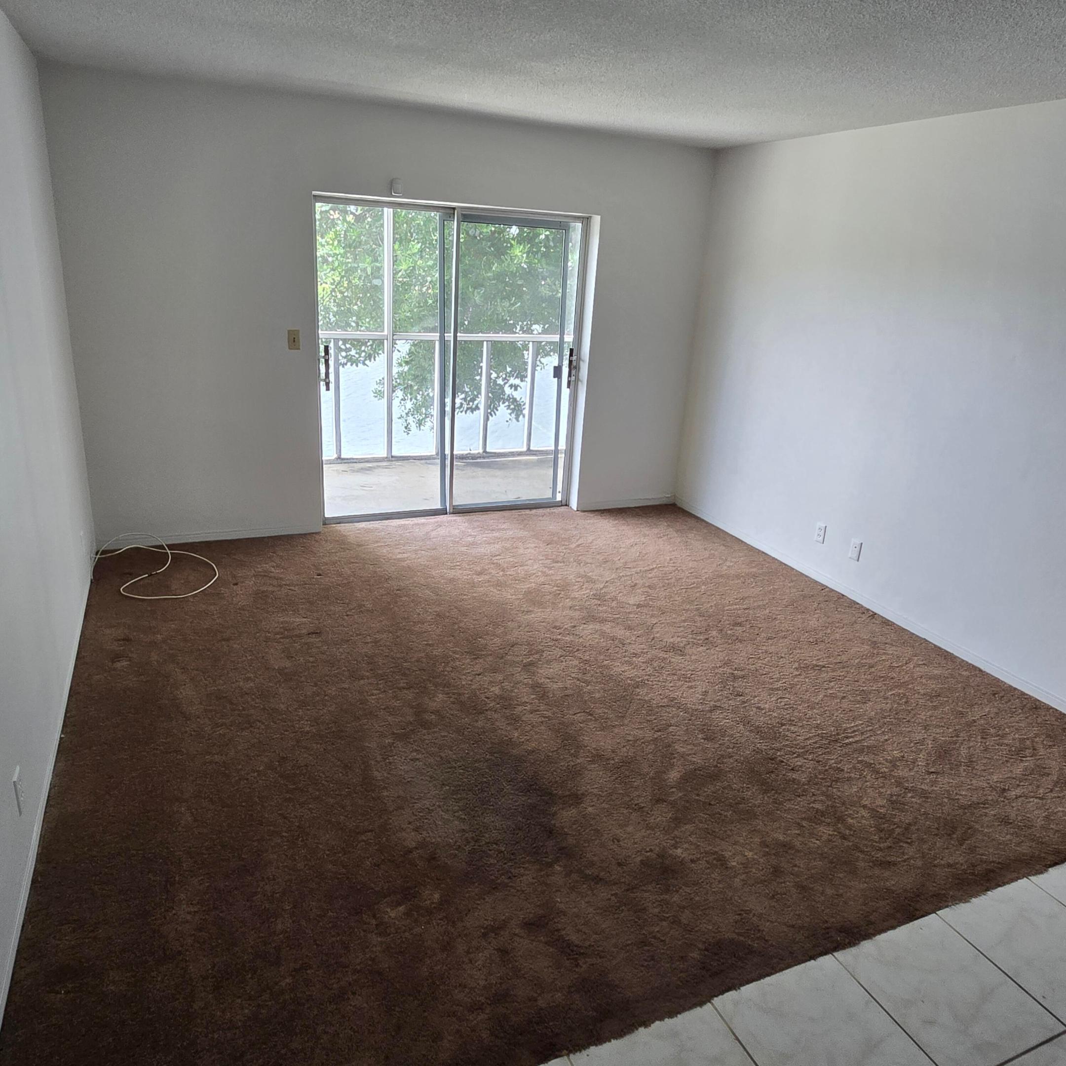 WOODSTOCK LODGE CONDO - Residential