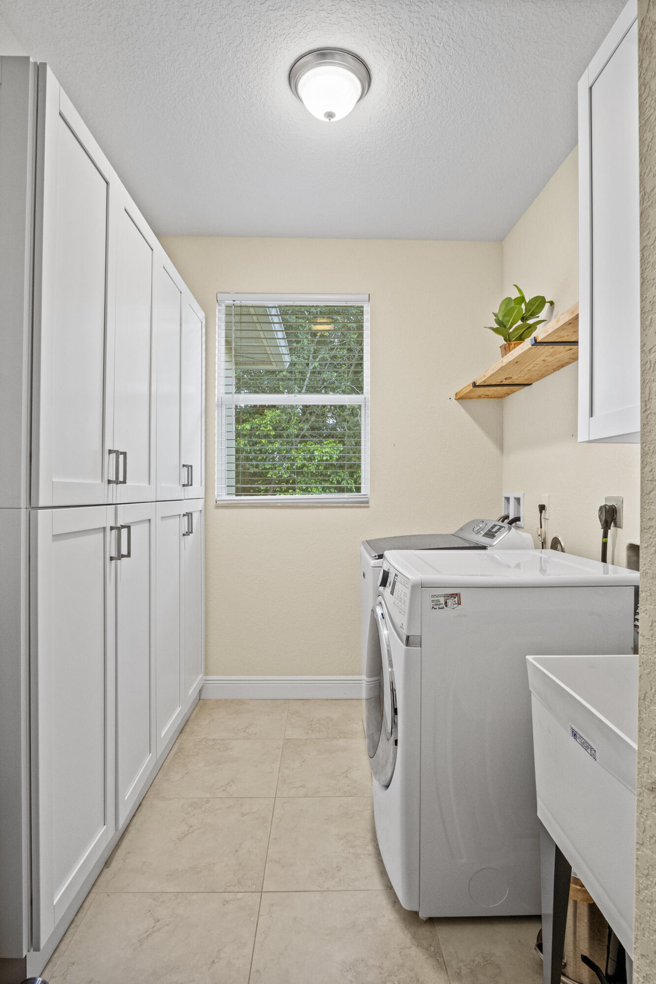 VIZCAYA FALLS PLAT 1 - Residential