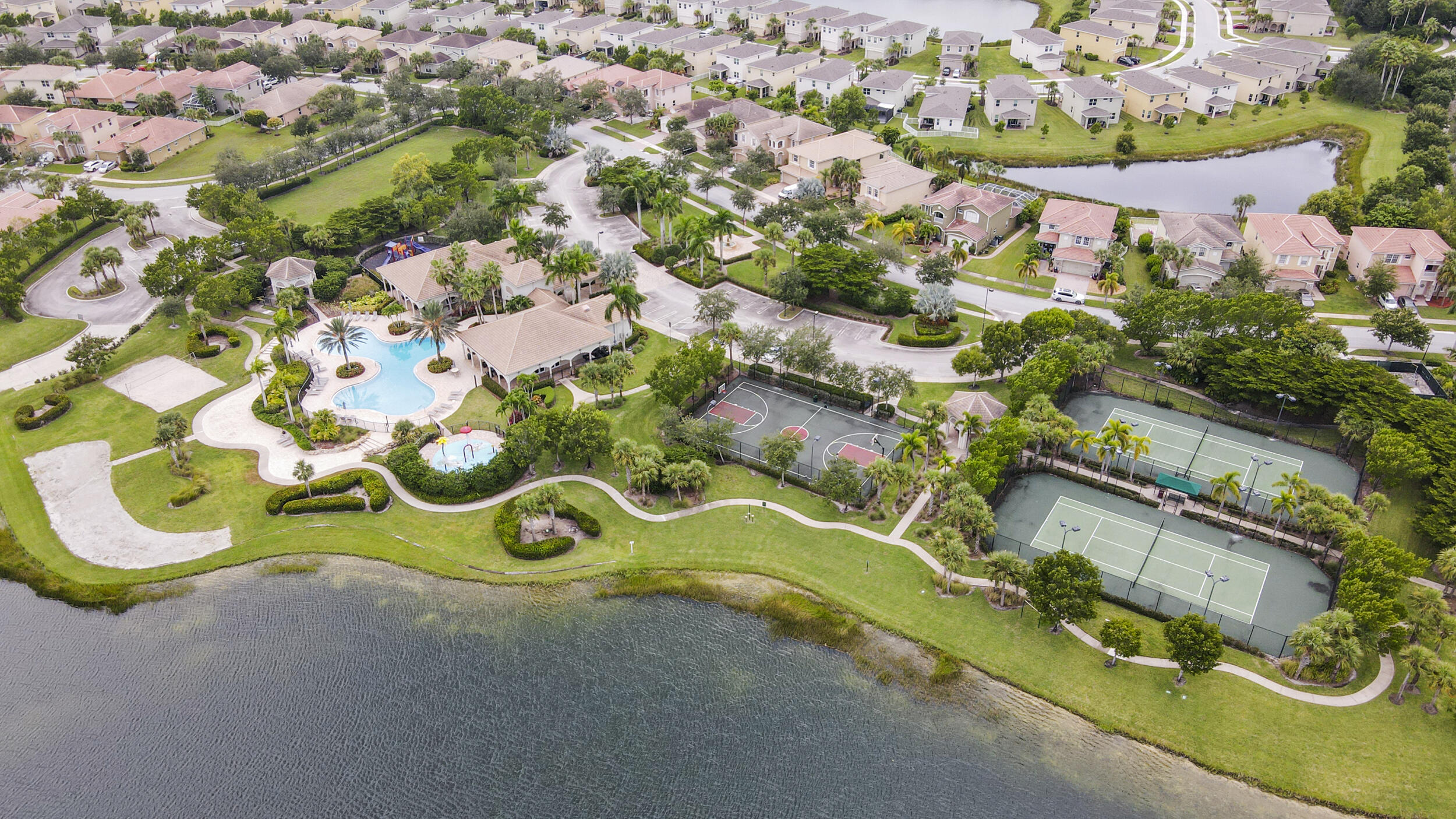 VIZCAYA FALLS PLAT 1 - Residential