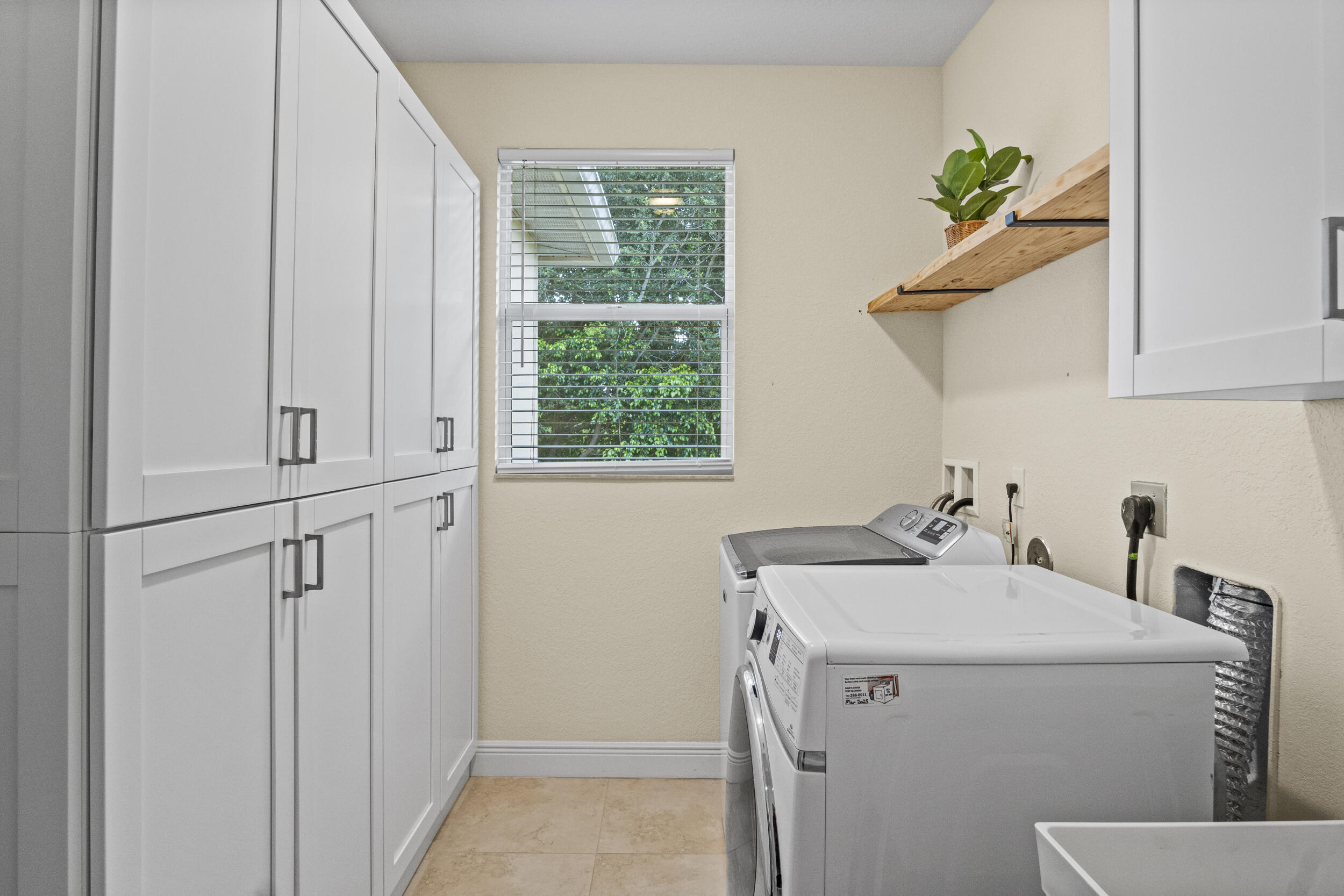 VIZCAYA FALLS PLAT 1 - Residential