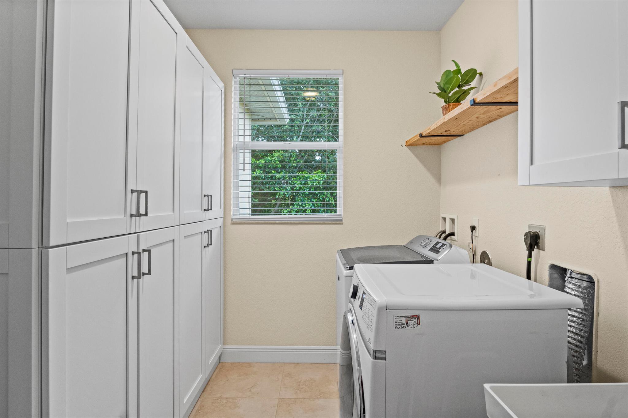 VIZCAYA FALLS PLAT 1 - Residential