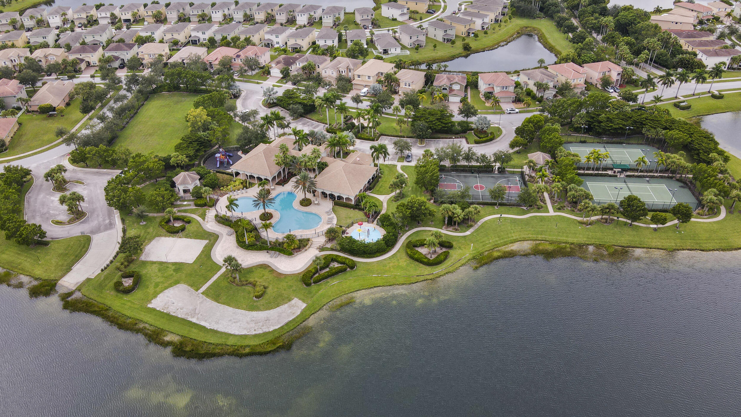 VIZCAYA FALLS PLAT 1 - Residential