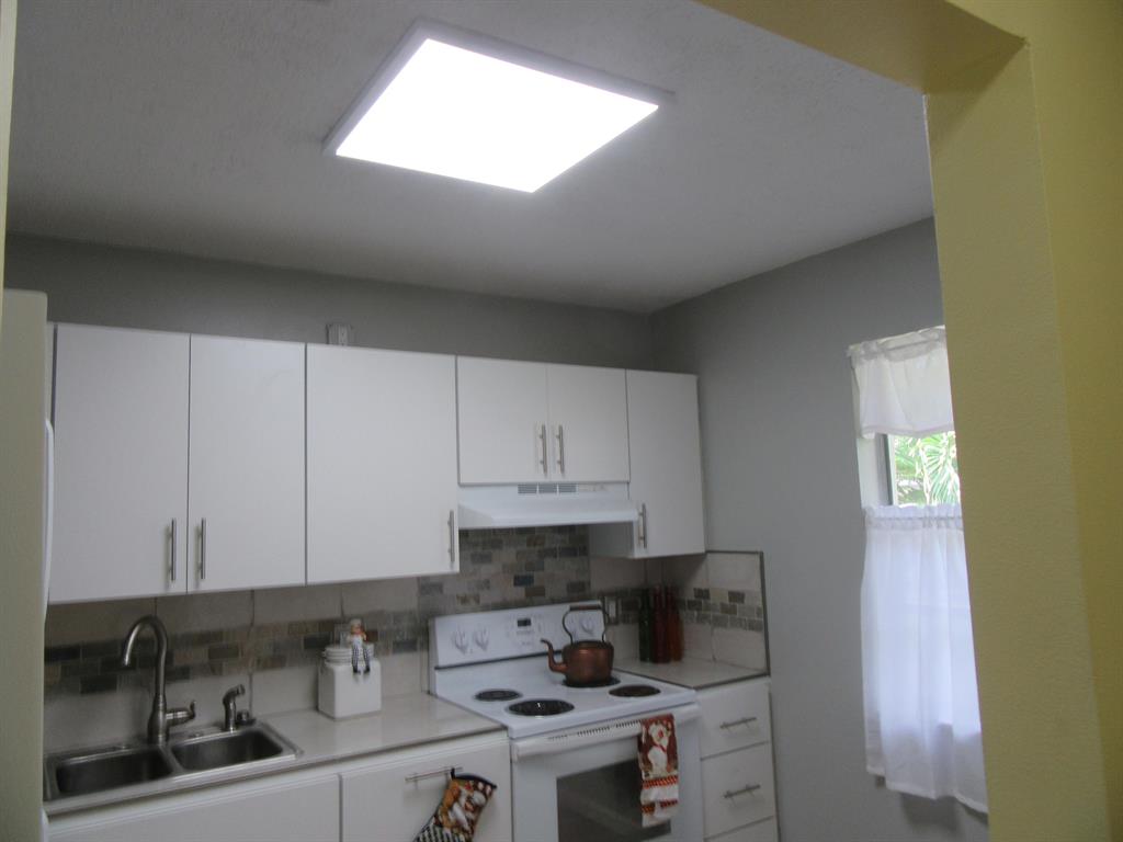 GOLDEN LAKES VILLAGE CONDO G - Residential