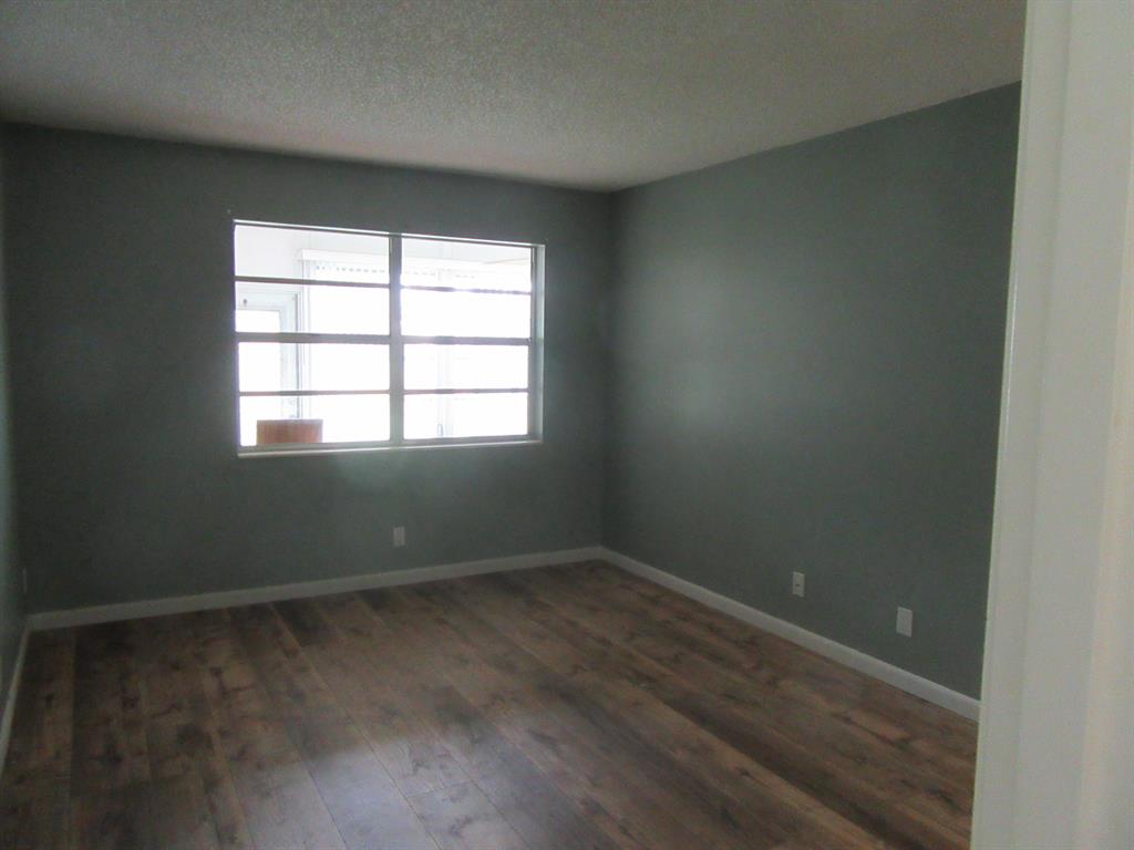 GOLDEN LAKES VILLAGE CONDO G - Residential