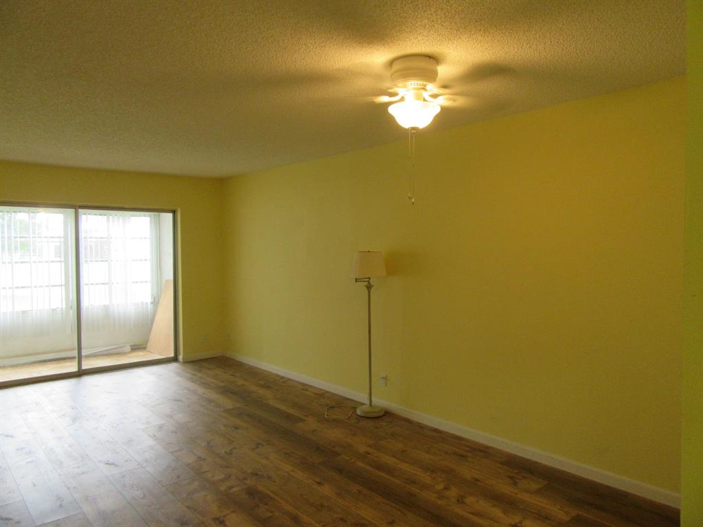 GOLDEN LAKES VILLAGE CONDO G - Residential