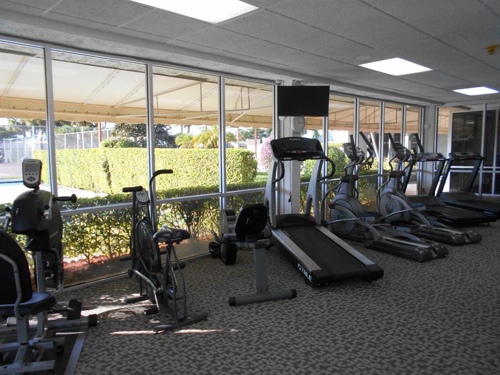 GOLDEN LAKES VILLAGE CONDO G - Residential