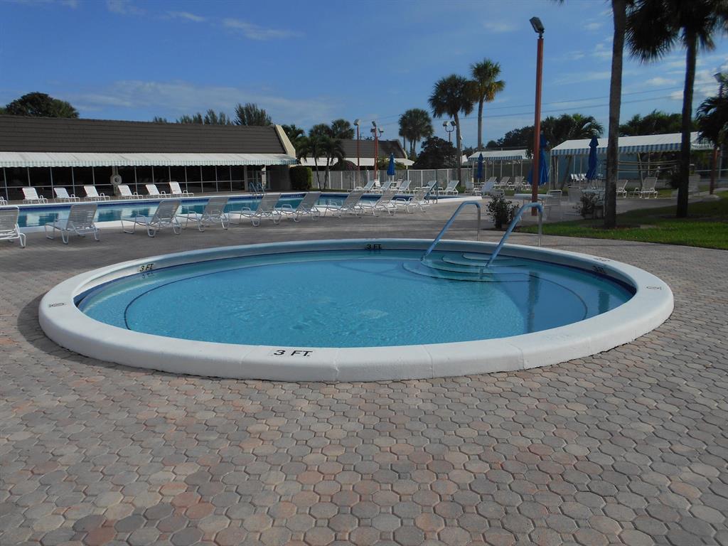 GOLDEN LAKES VILLAGE CONDO G - Residential