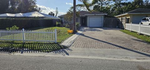 177 W Trail Drive West Palm Beach FL 33415