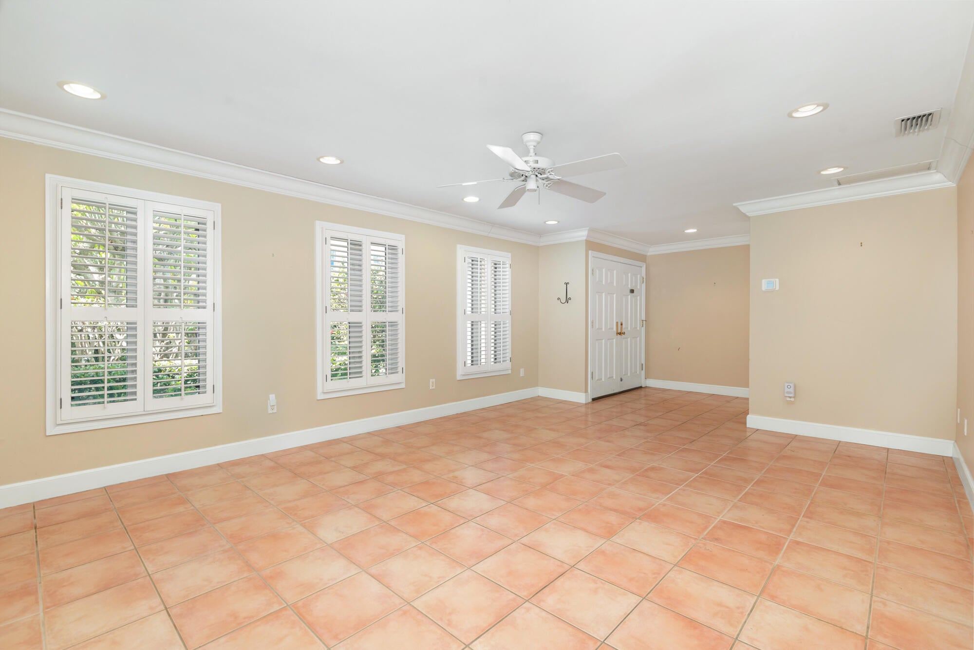 245 COLONIAL Lane