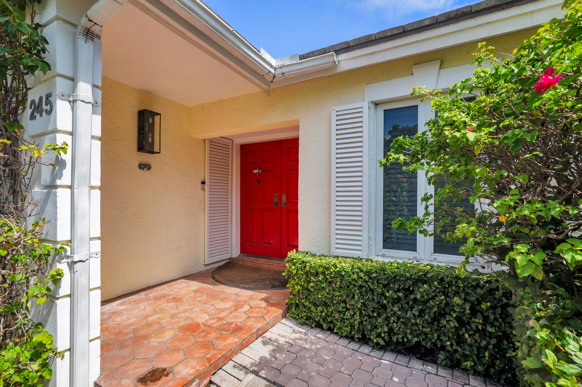 245 COLONIAL Lane