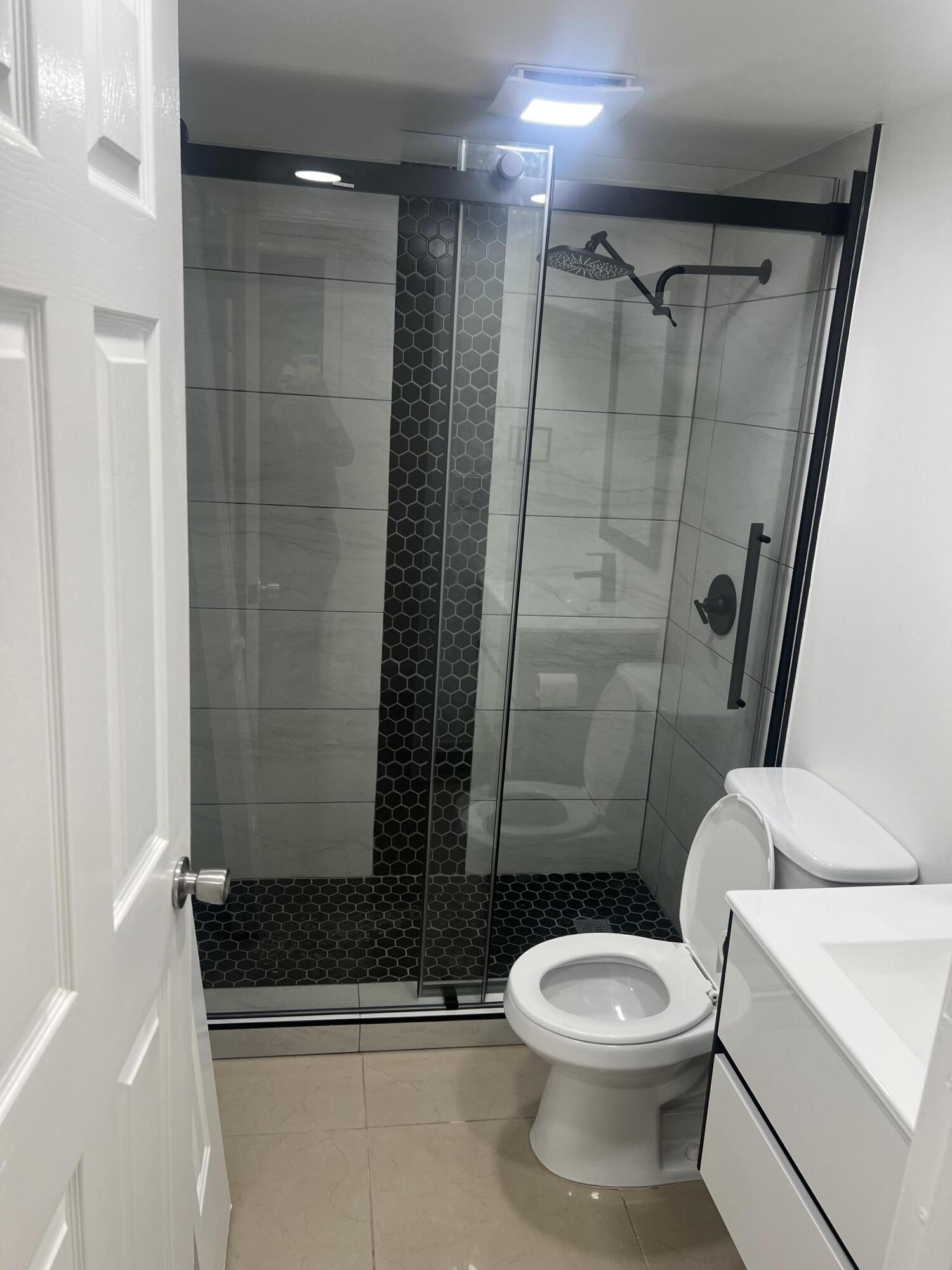 LAURELS AT SHERWOOD CONDO - Residential