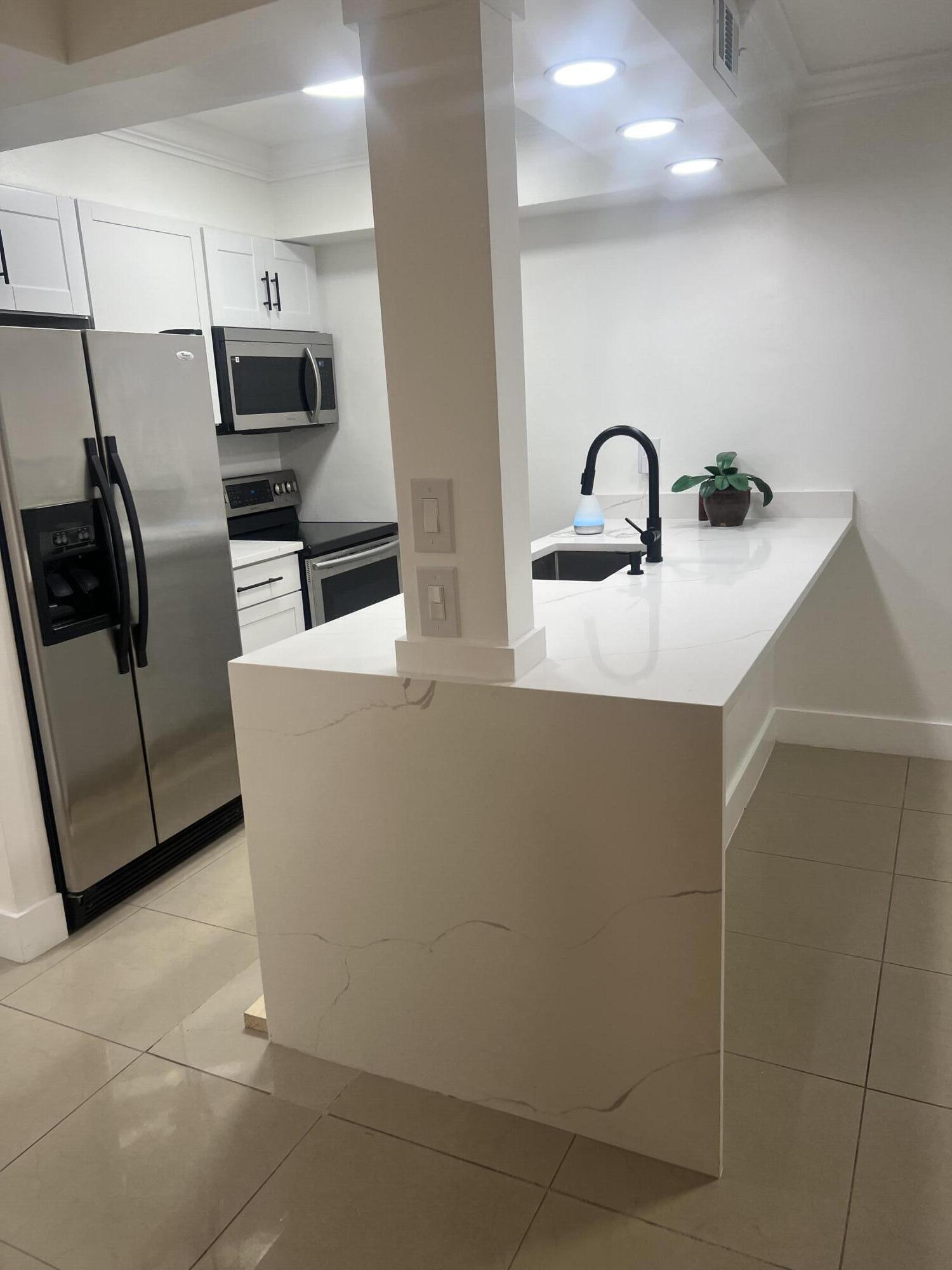 LAURELS AT SHERWOOD CONDO - Residential