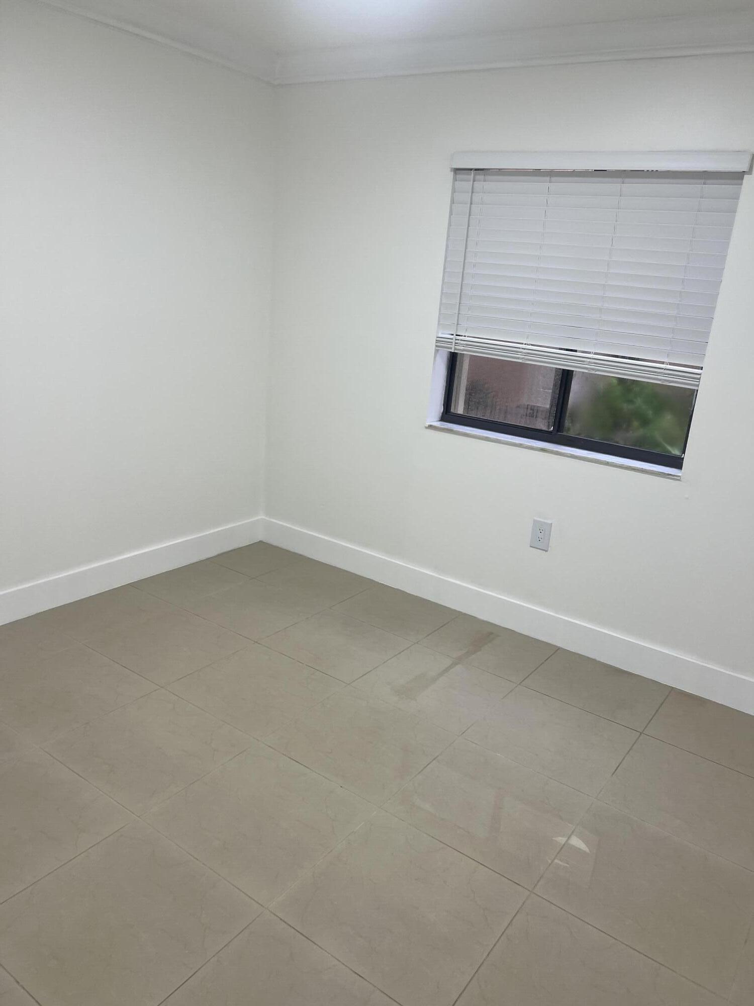 LAURELS AT SHERWOOD CONDO - Residential