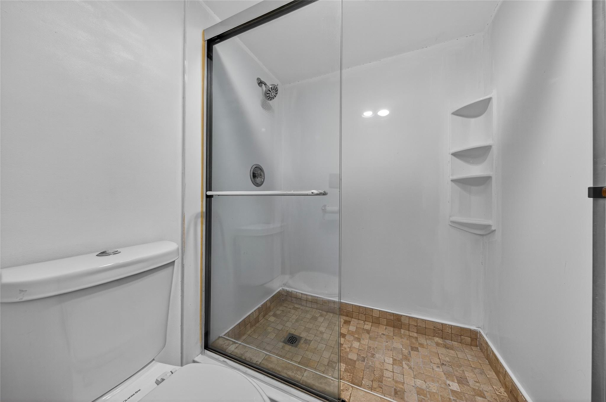 OMEGA CONDO - Residential