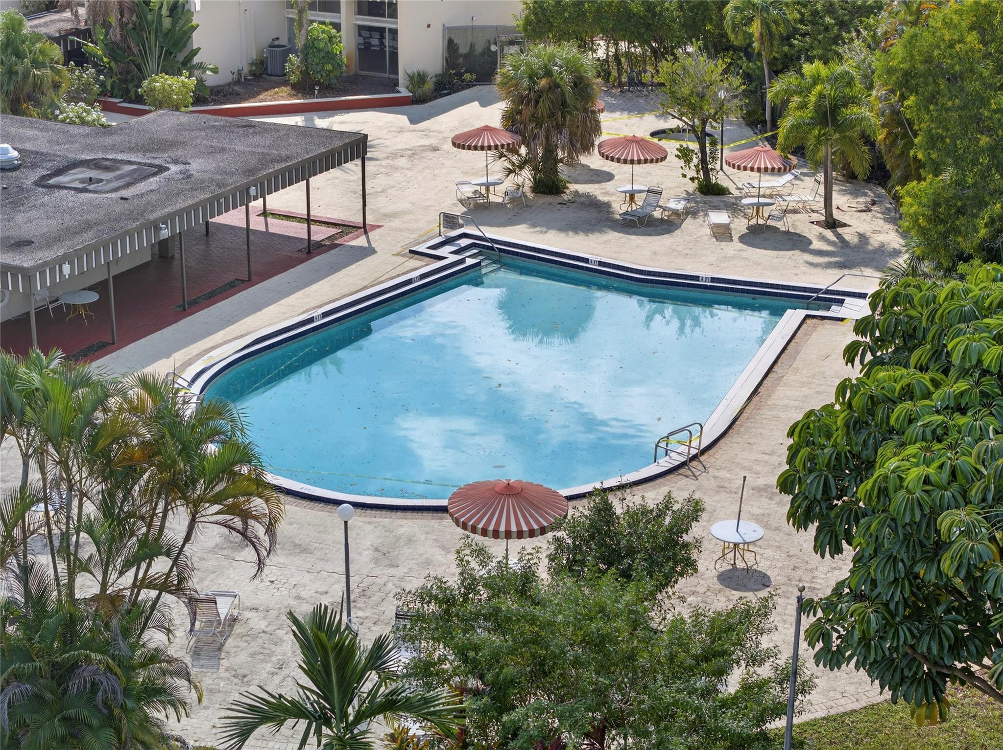 OMEGA CONDO - Residential