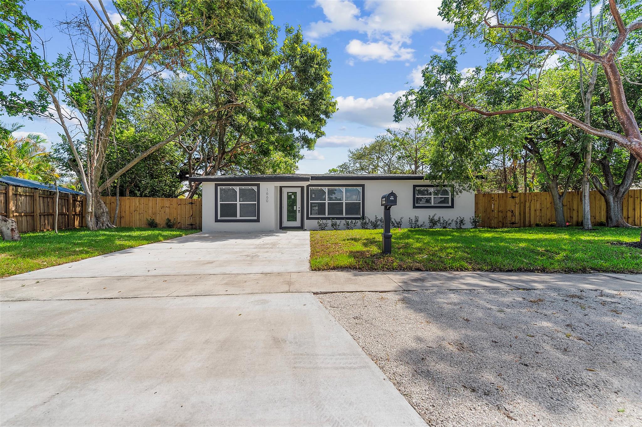 1660 SW 22nd Ave