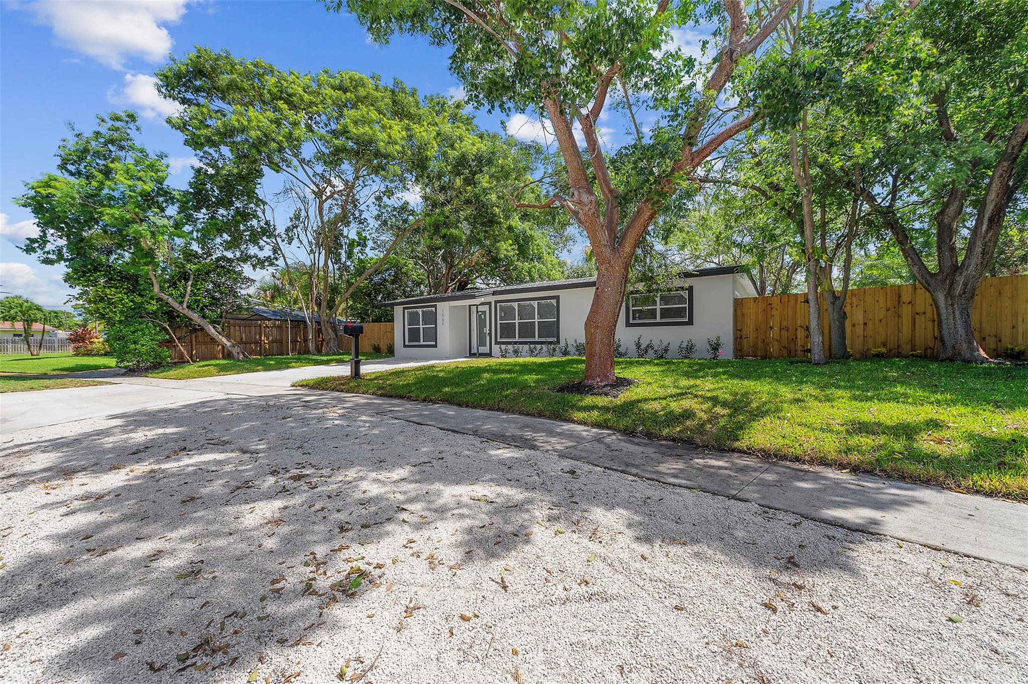 1660 SW 22nd Ave