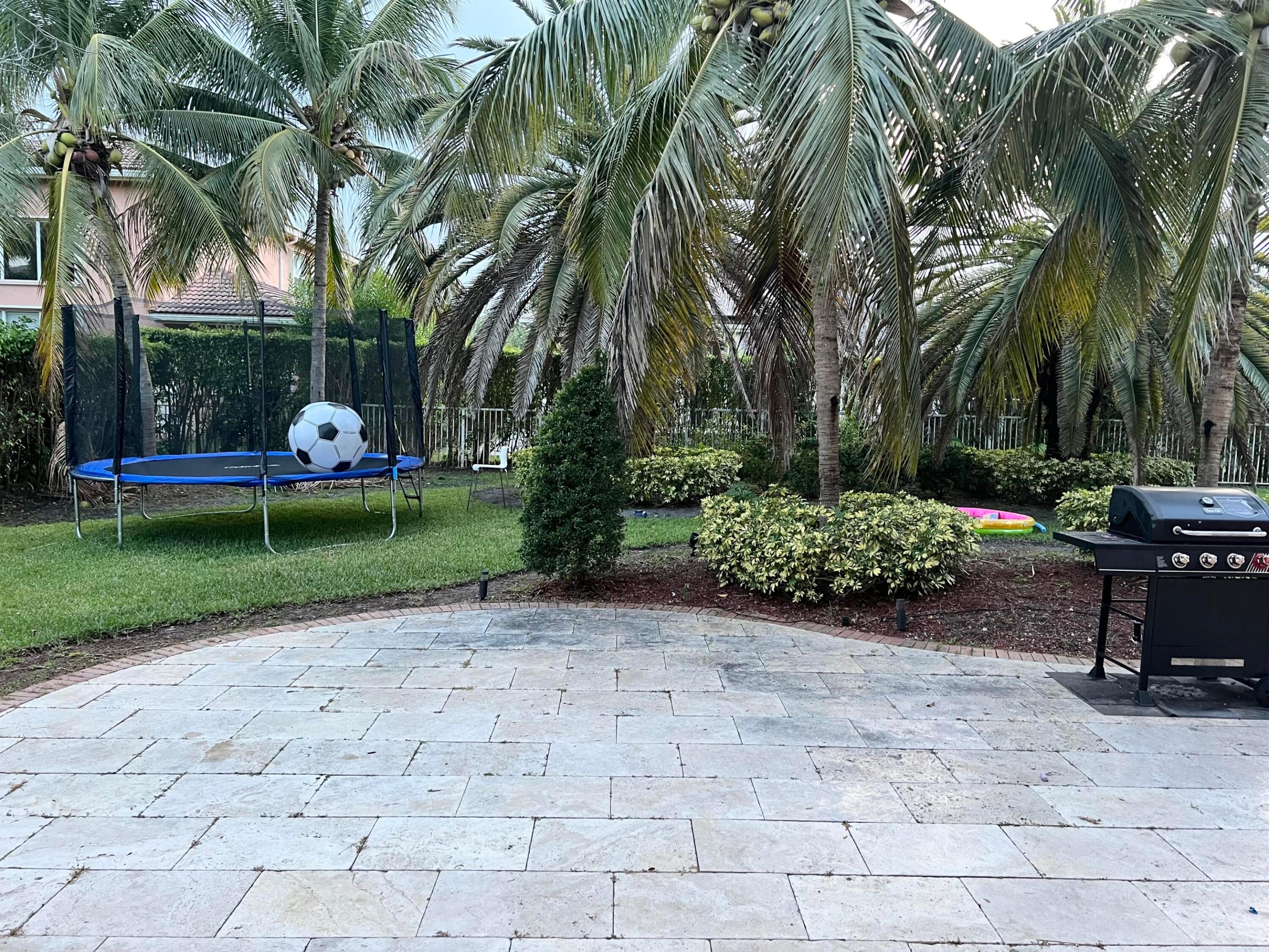 SUNSET LAKES PLAT TWO - Residential