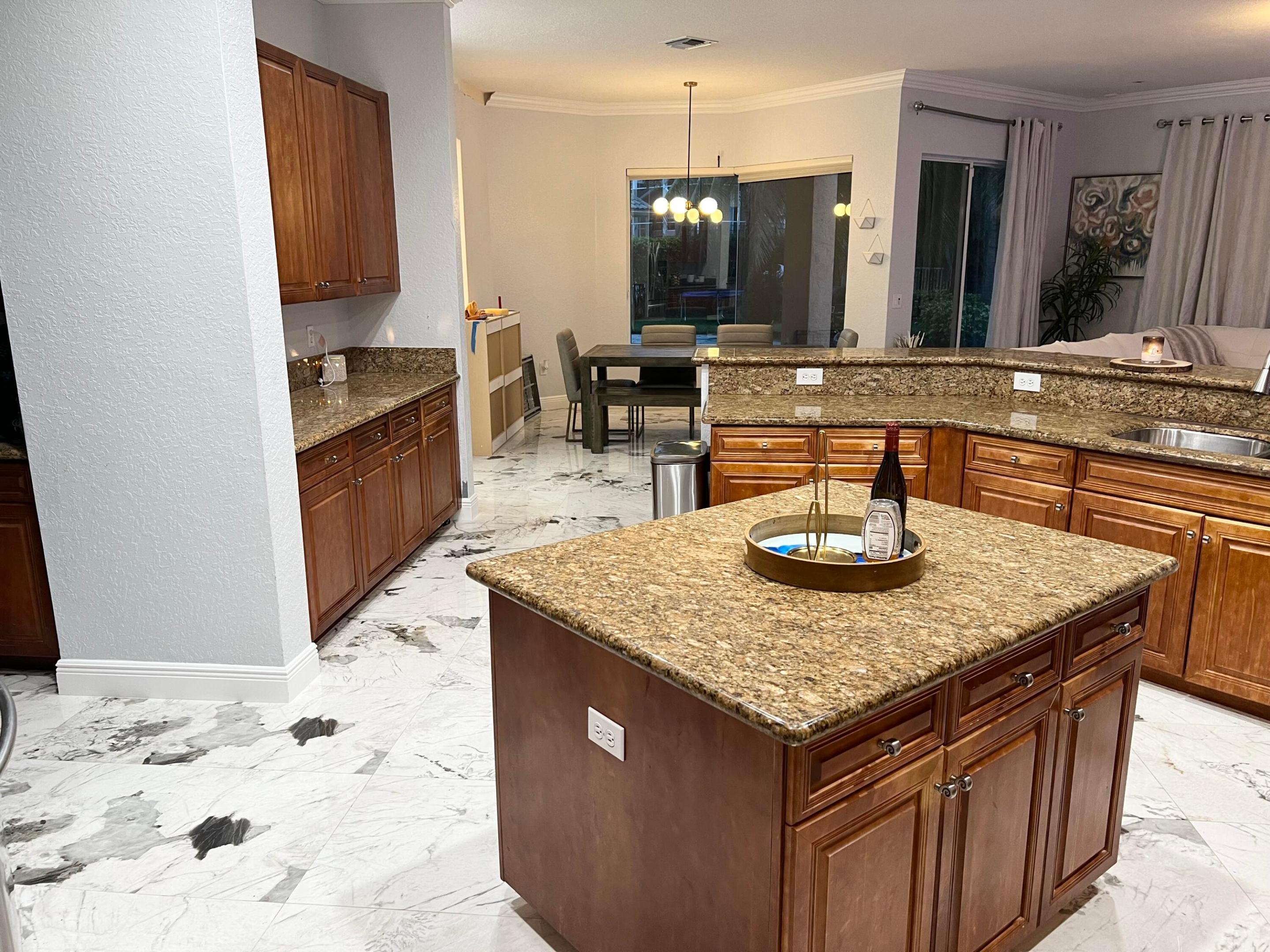 SUNSET LAKES PLAT TWO - Residential