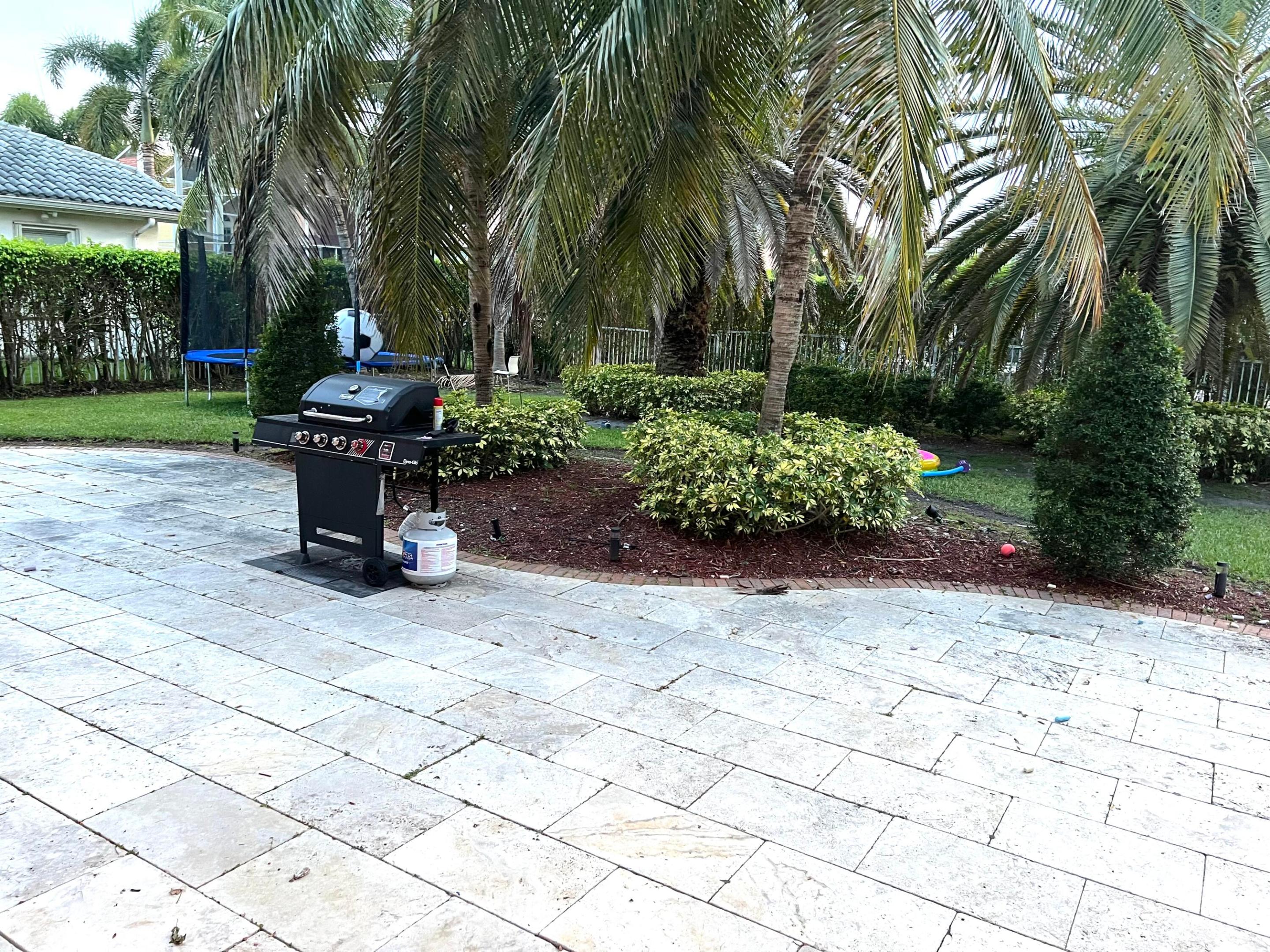 SUNSET LAKES PLAT TWO - Residential