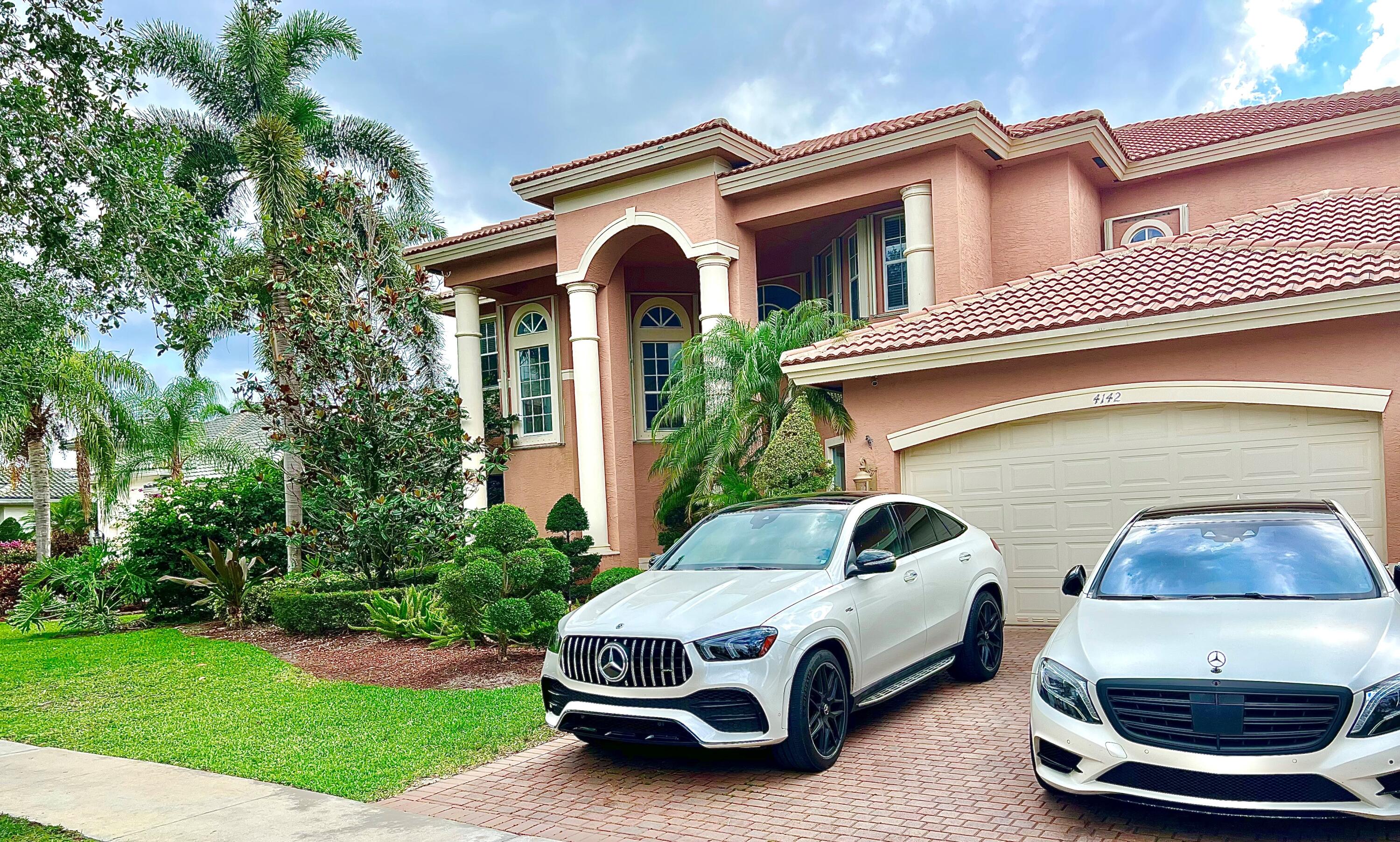 SUNSET LAKES PLAT TWO - Residential