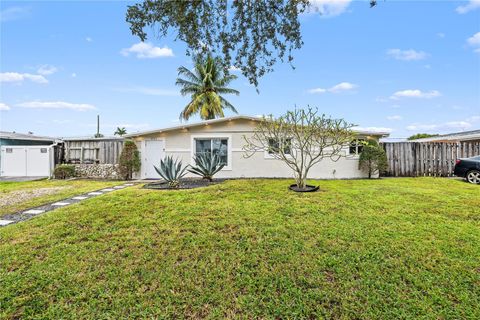 Photo of 5721 SW 38th Court, Davie, FL 33314 (MLS # F10550151)