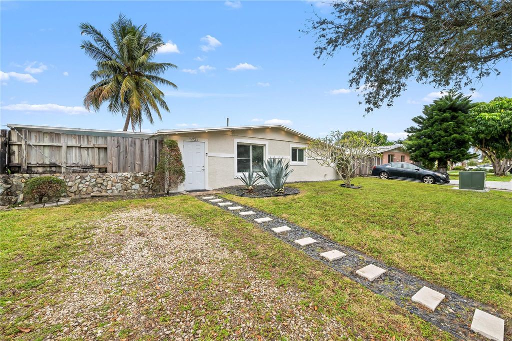 Photo of 5721 SW 38th Court, Davie, FL 33314 (MLS # F10550151)