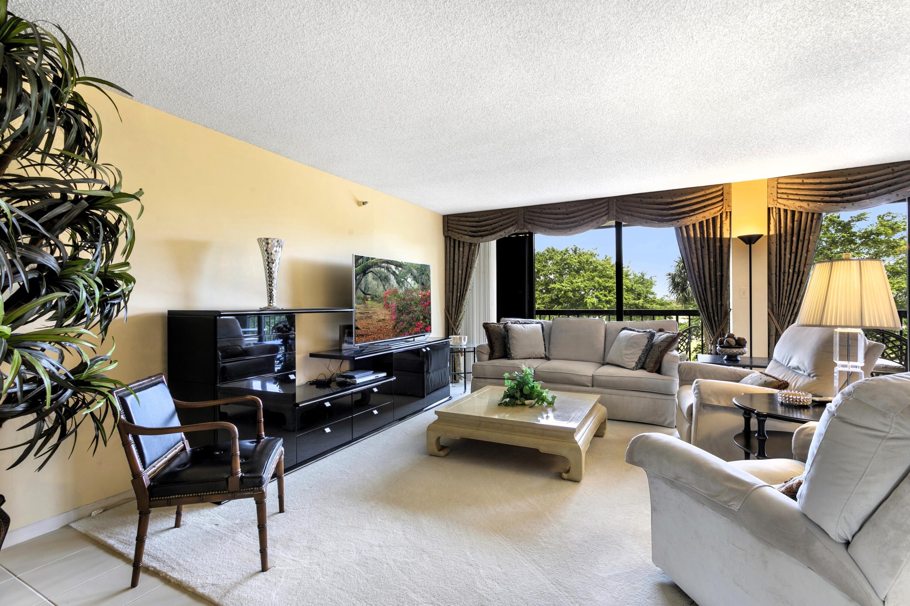 2480 Presidential Way 403