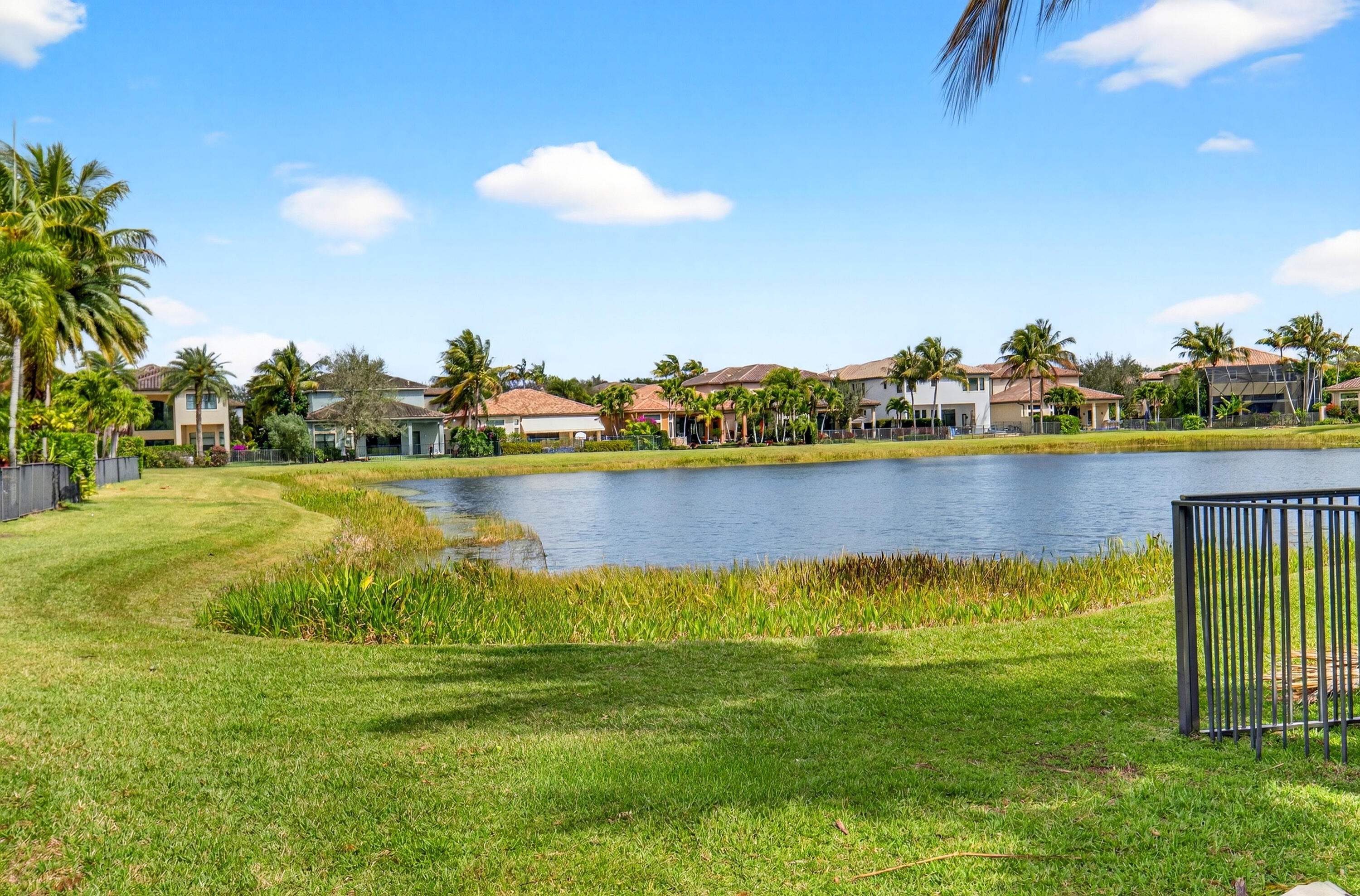 THE BRIDGES - Residential