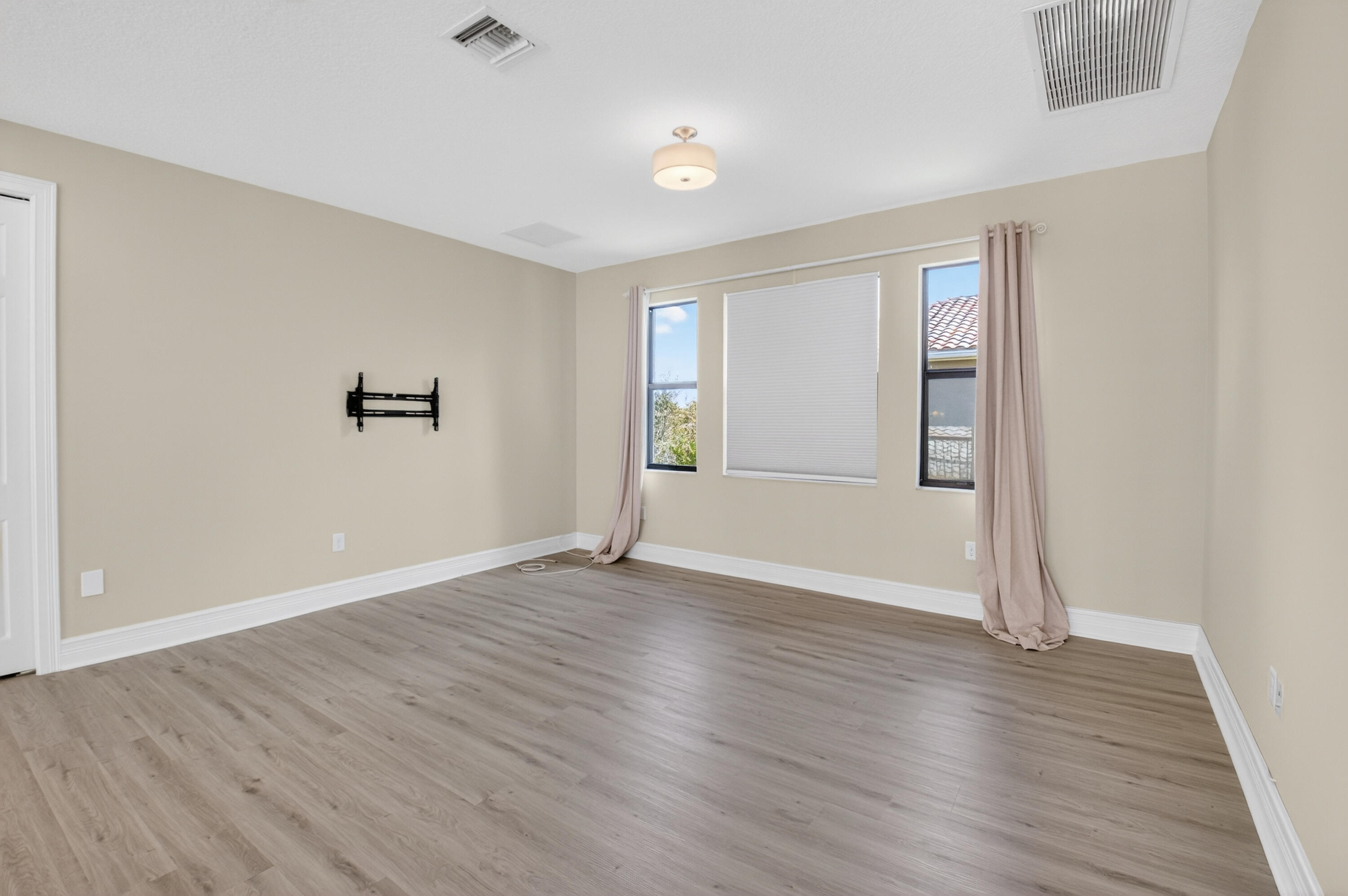 THE BRIDGES - Residential