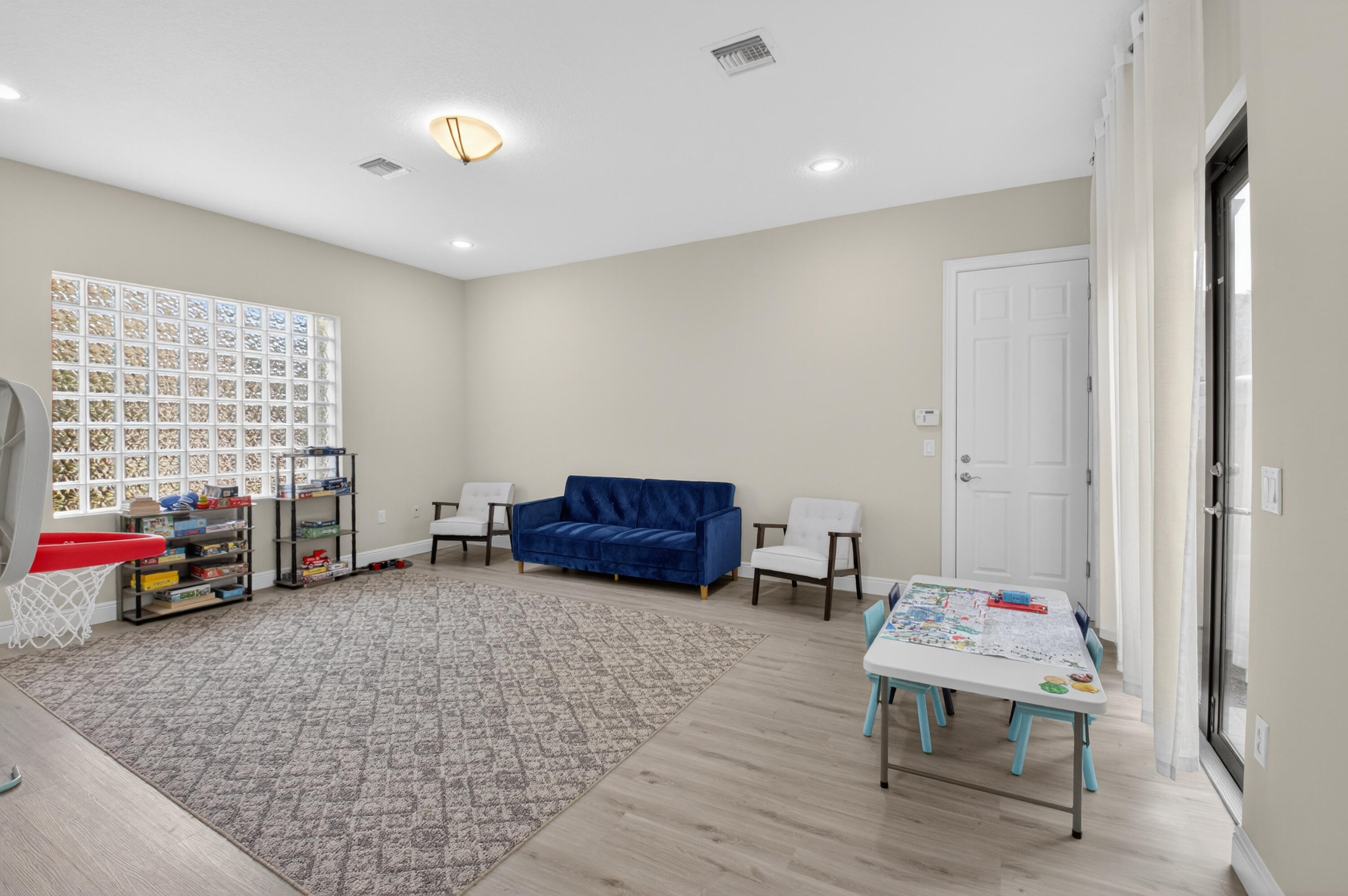 THE BRIDGES - Residential