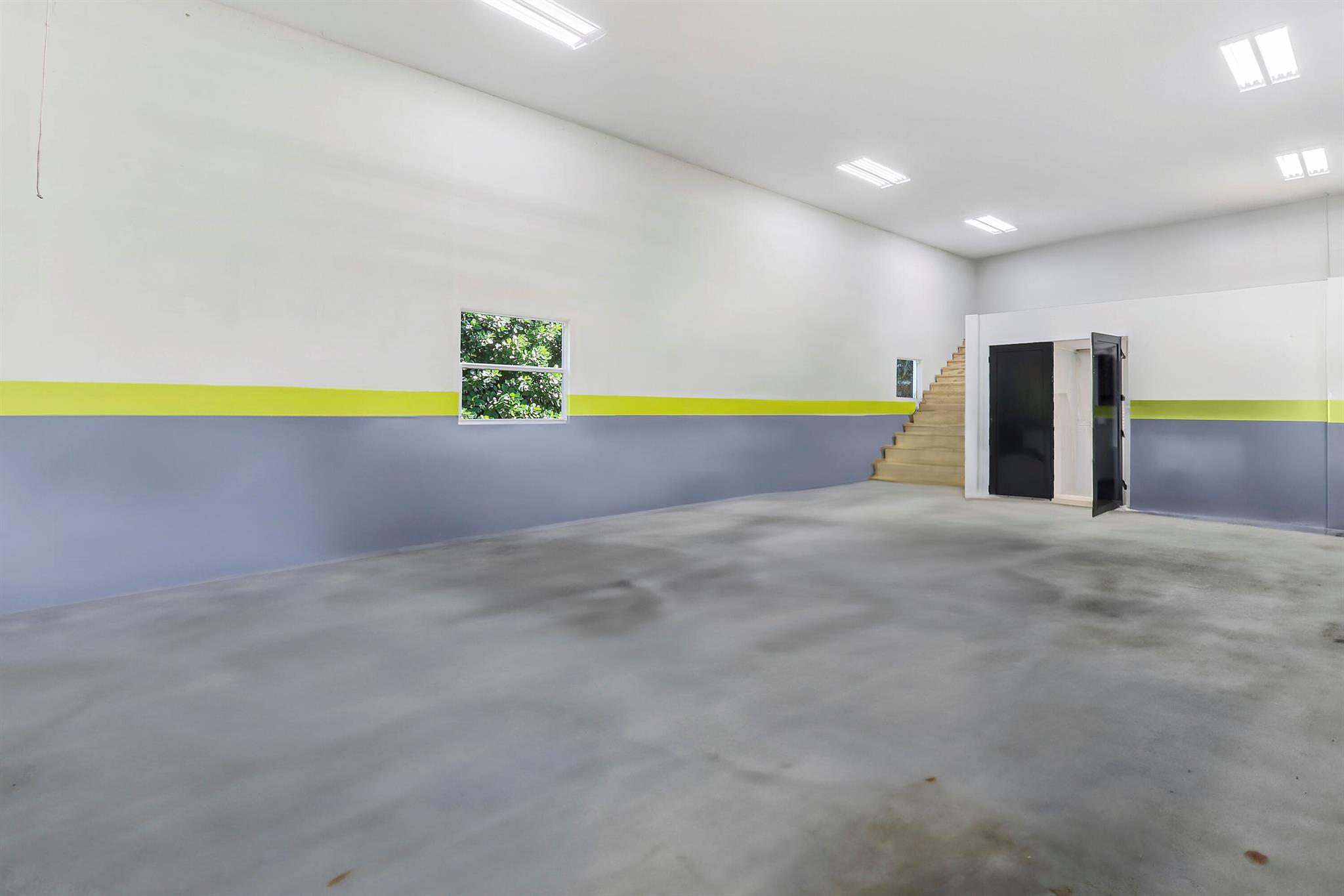 16-41-41~ S 239 FT OF NLY - Residential