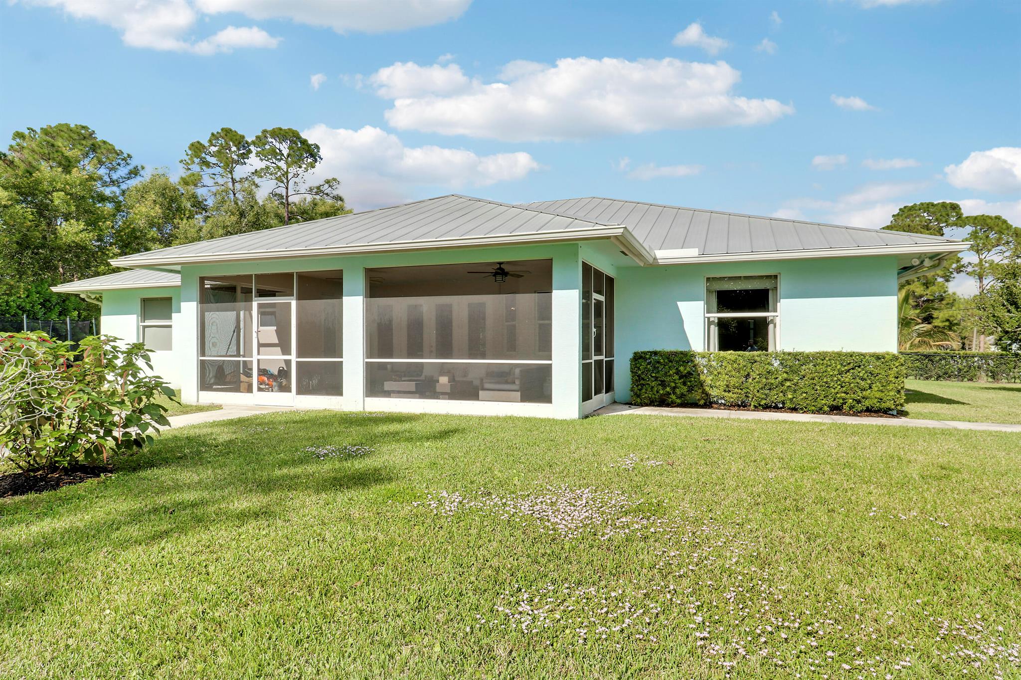 16-41-41~ S 239 FT OF NLY - Residential