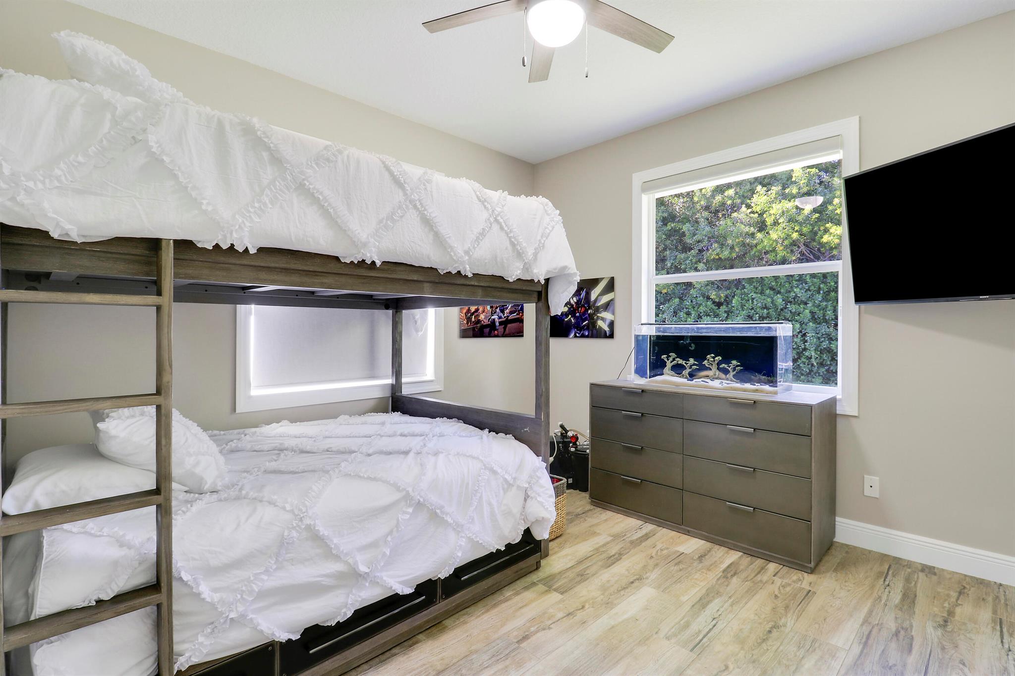 16-41-41~ S 239 FT OF NLY - Residential