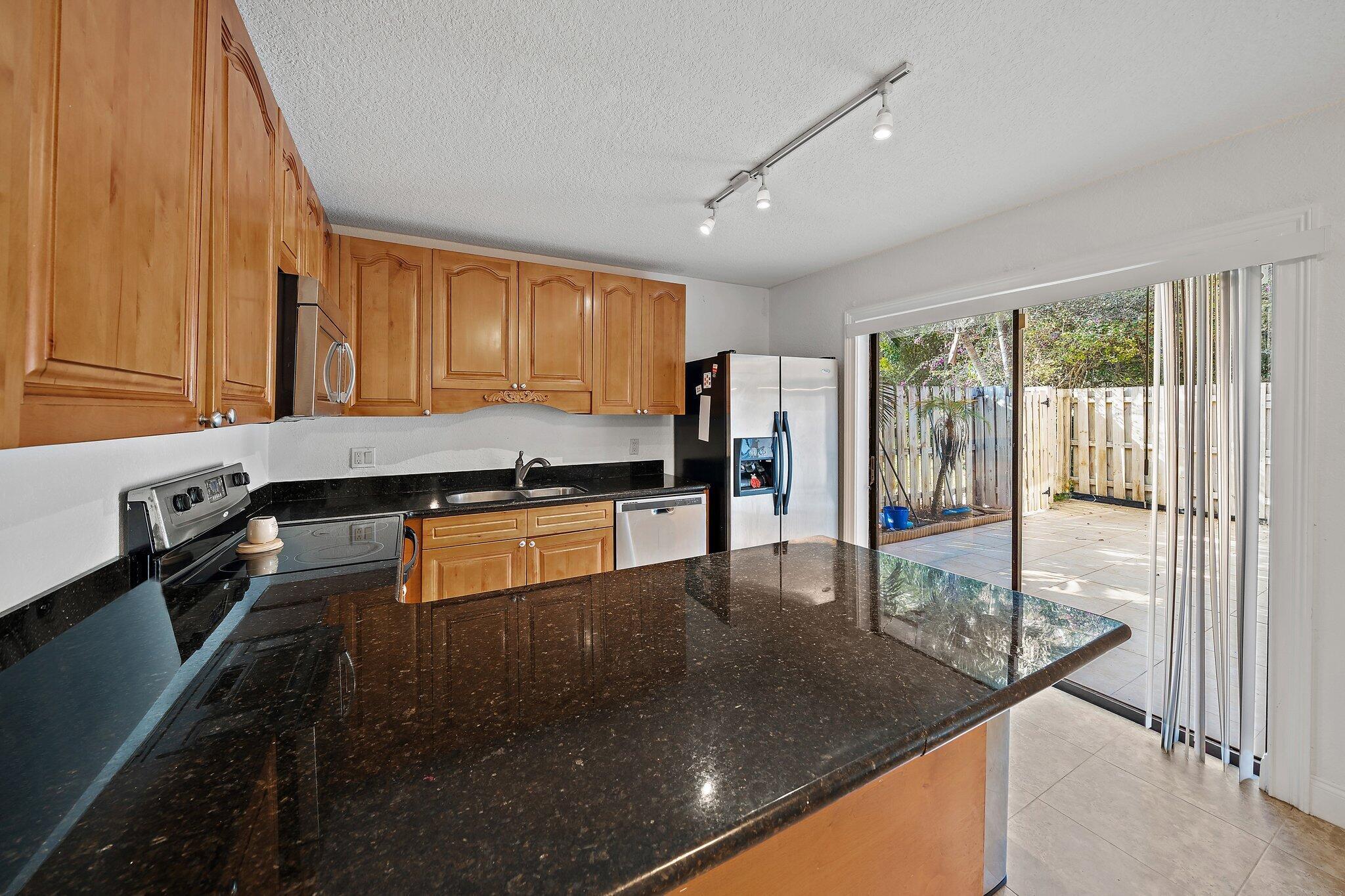 LAKEWOOD - Residential