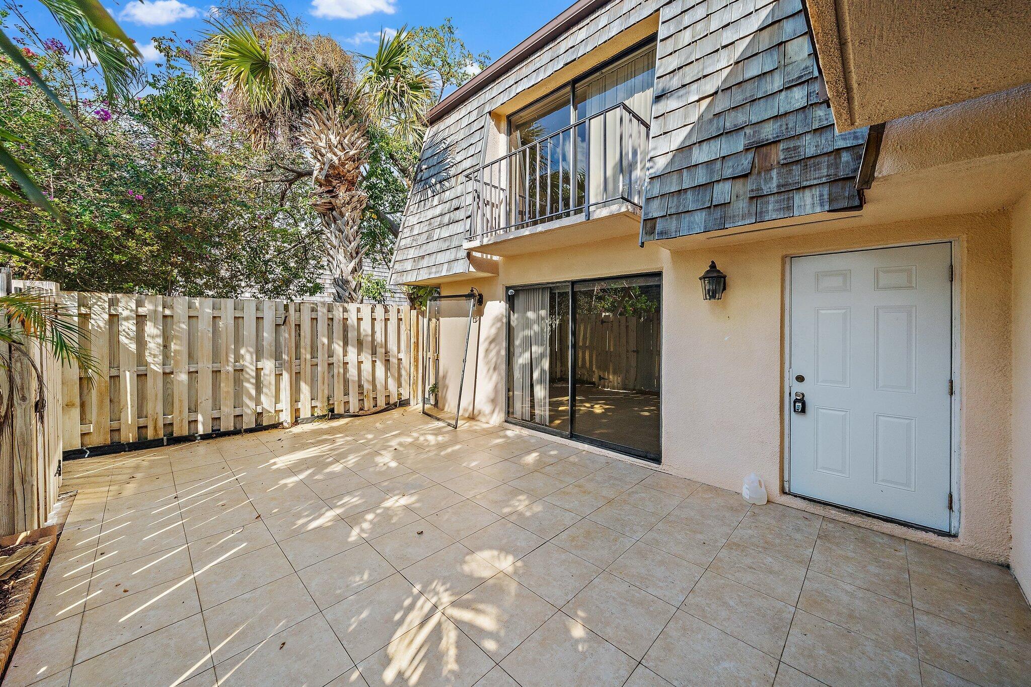 LAKEWOOD - Residential