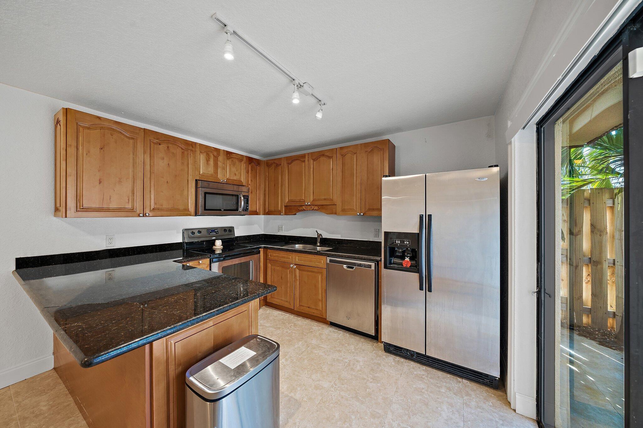 LAKEWOOD - Residential