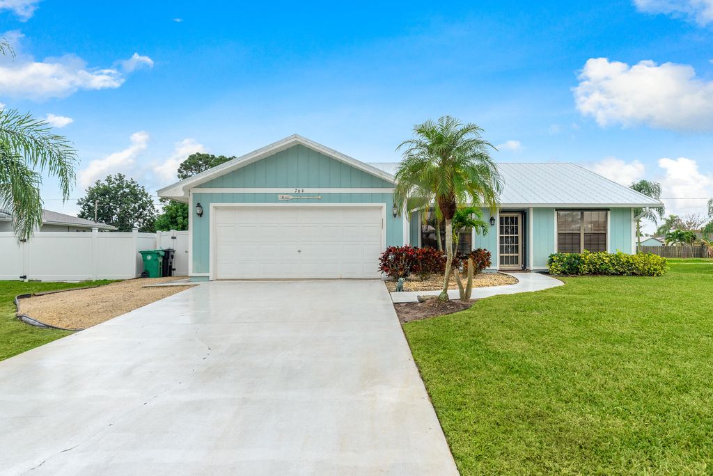 Photo of 764 SE Evergreen Terrace, Port Saint Lucie, FL 34953 (MLS # R10946739)