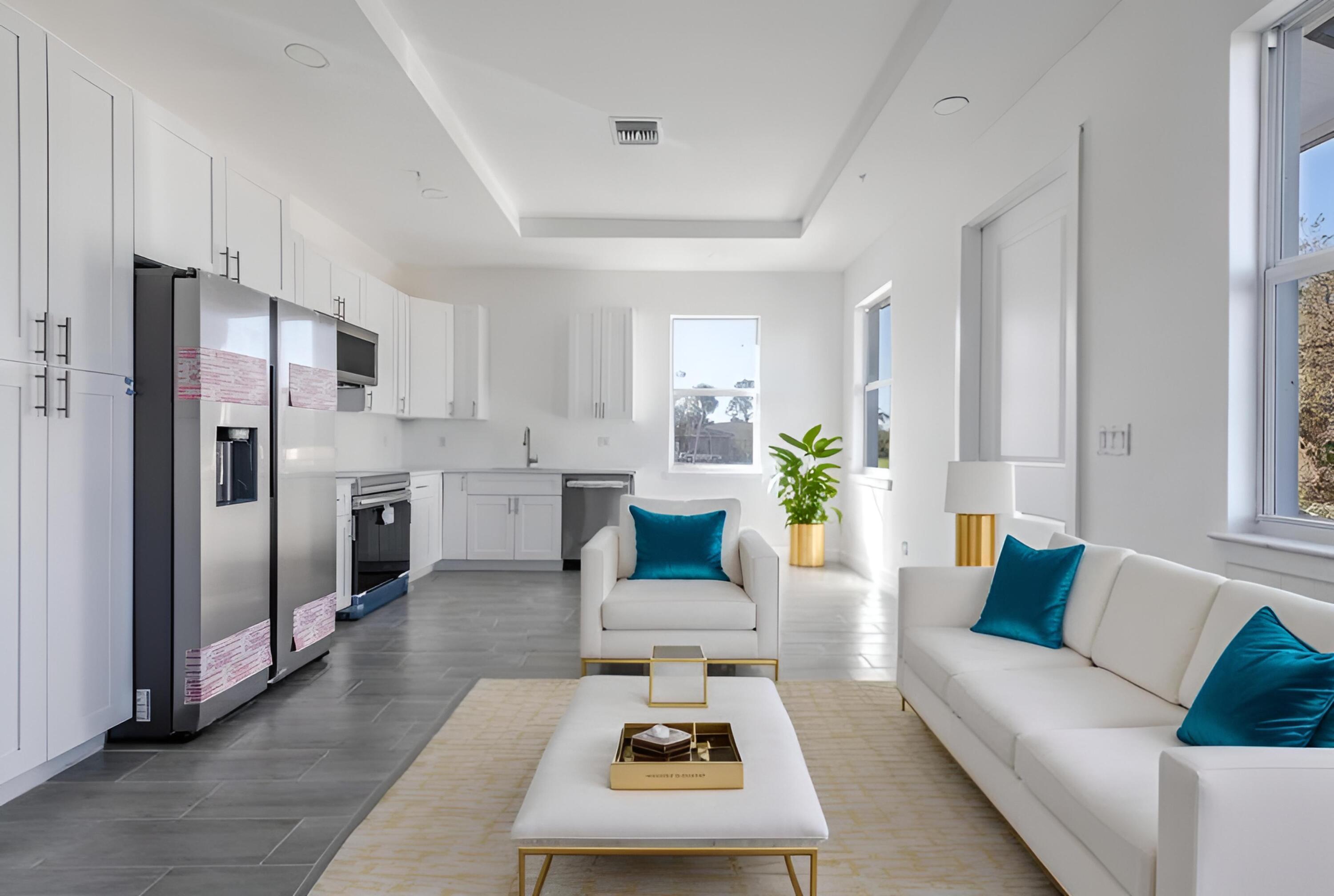 248 Rotonda Boulevard W