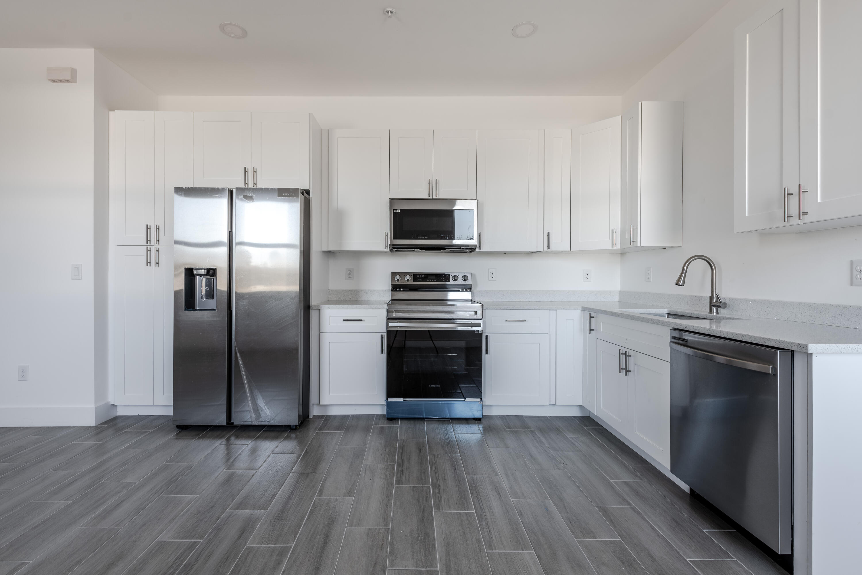 248 Rotonda Boulevard W
