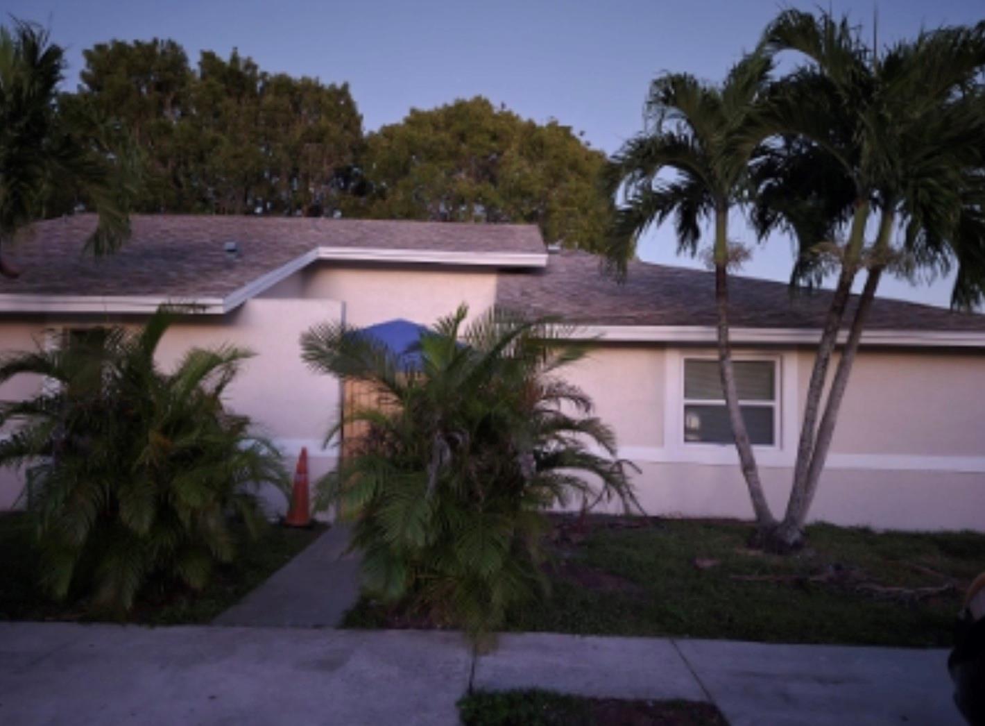 New floors, bathrooms, impact windows, floors, paint. lights.
2 bedrooms plus an additional room connected to bedrooms
perfect for small children!!